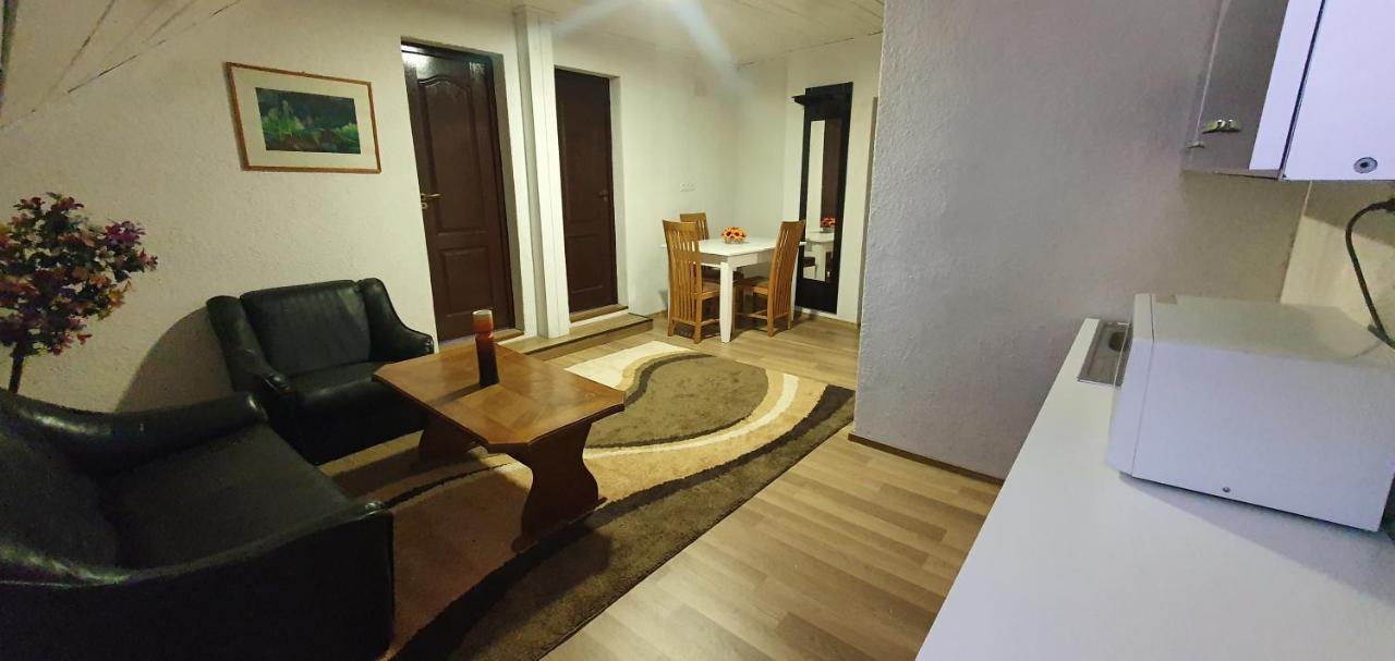 Apartman House Apartamento Odorheiu Secuiesc Exterior foto